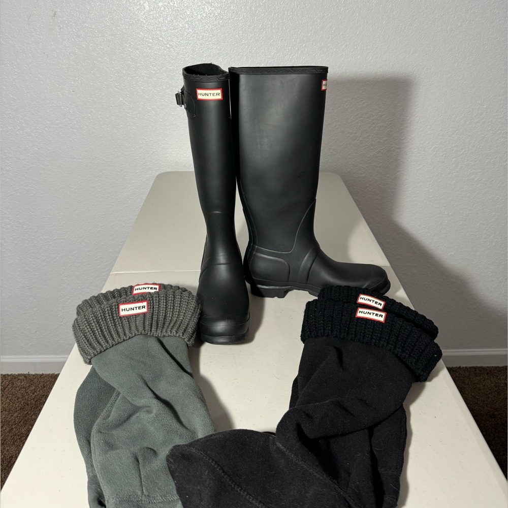 Women’s Hunter boots with black and grey Hunter socks